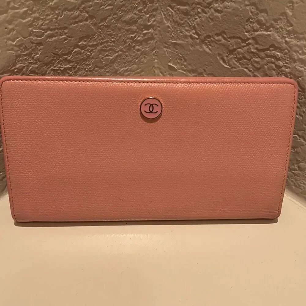 Chanel FoldoverโLong Cardholder Wallet CC Button Logo Light Pink Leather Luxury